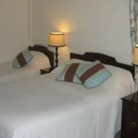 ホテル Kingstown House 3*